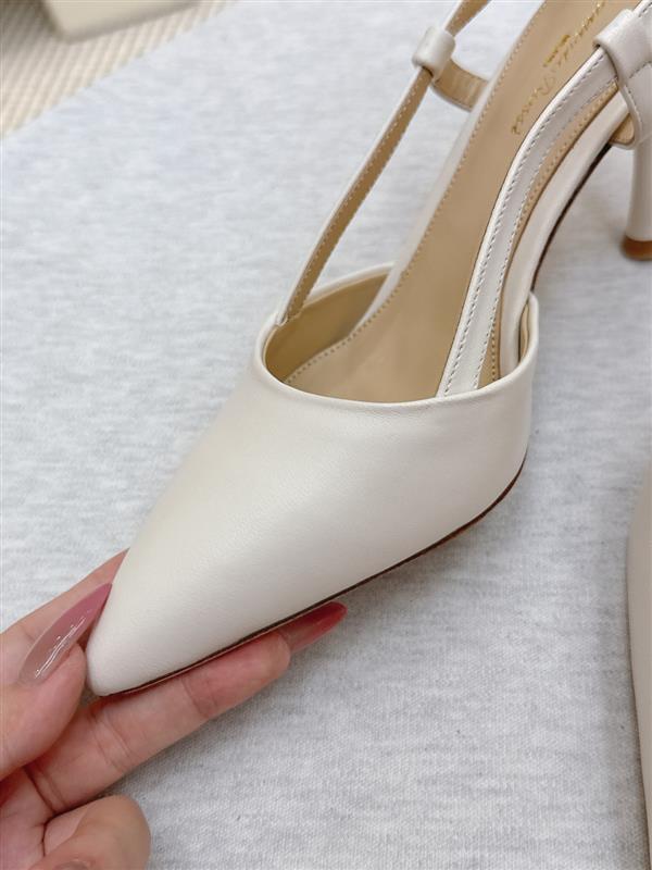 2025112810123598 300